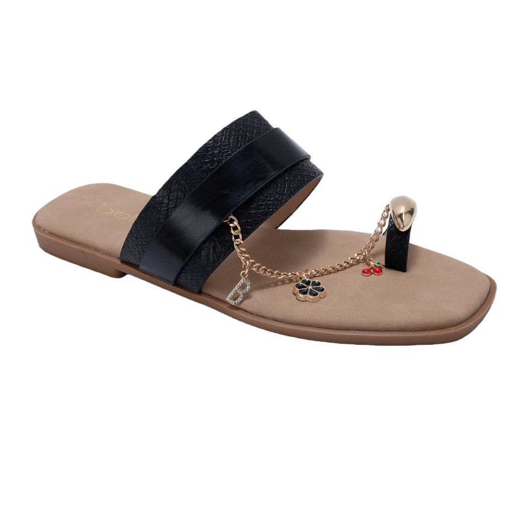 bebe Women’s Sandals – Embellished Toe-Loop Flat Sandals with Charm Chain Detail